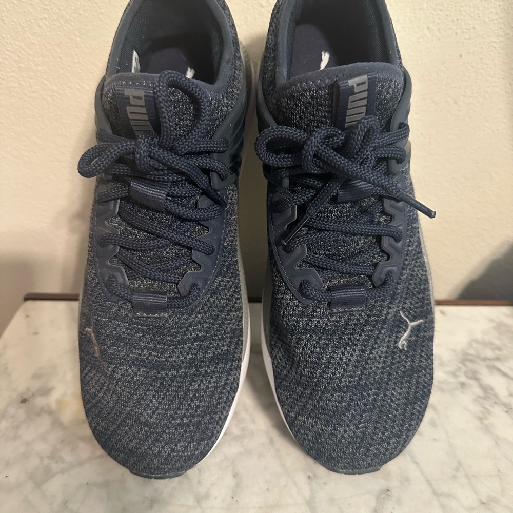 Men’s Puma Navy Knit 8.5 Athletic Shoes